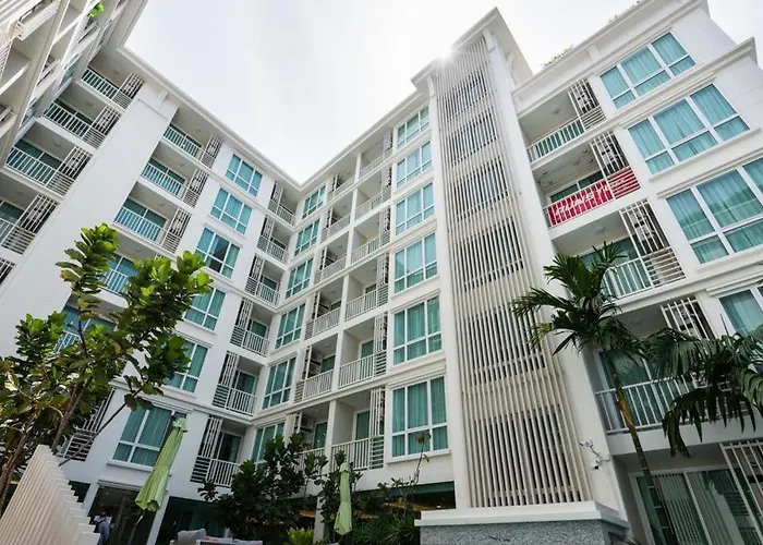 Ekkamai Apartment *